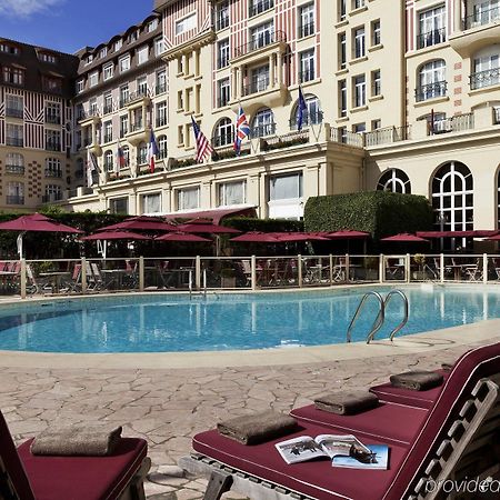 Hotel Barriere Le Royal Deauville Buitenkant foto