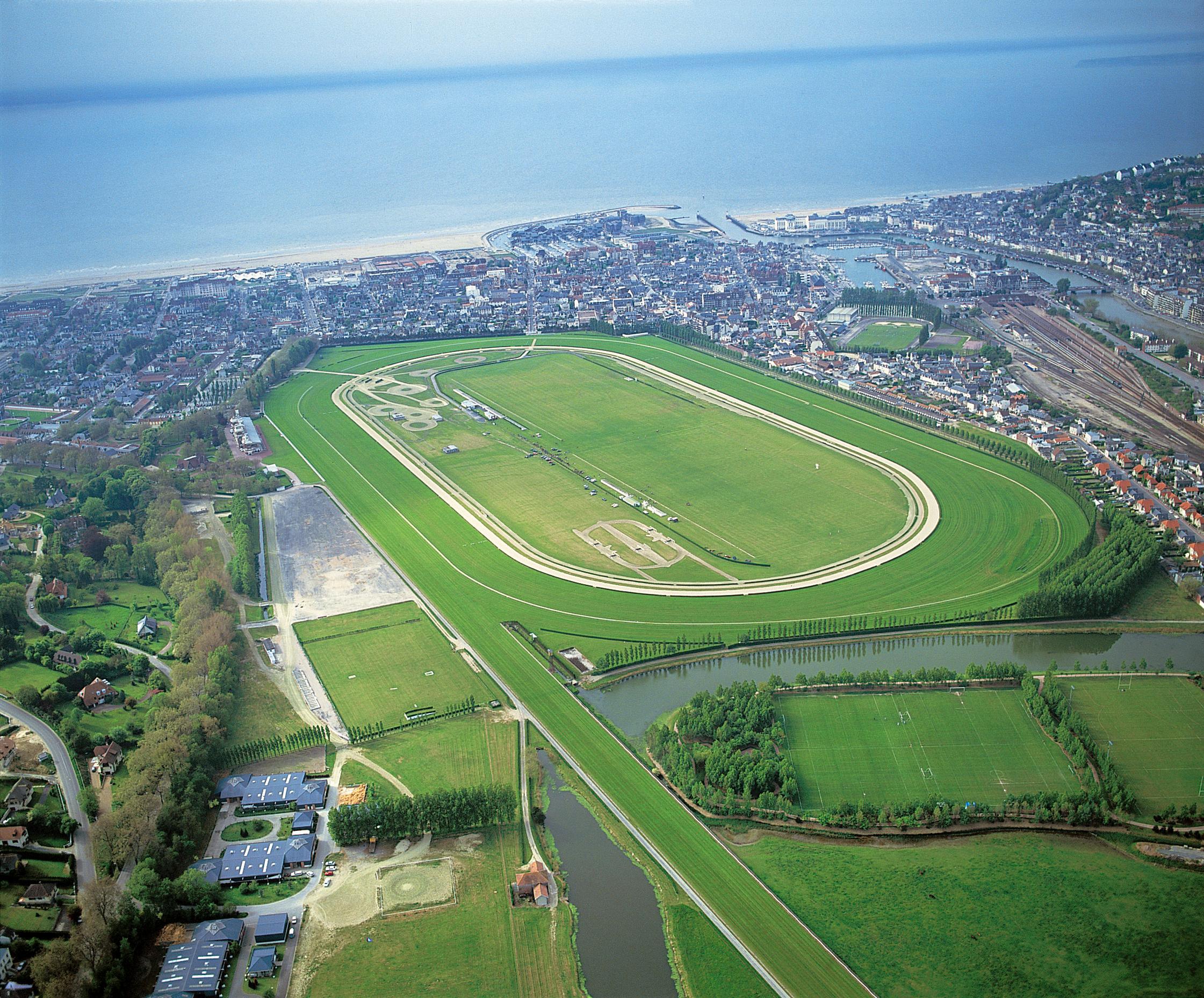 Hotel Barriere Le Royal Deauville Buitenkant foto